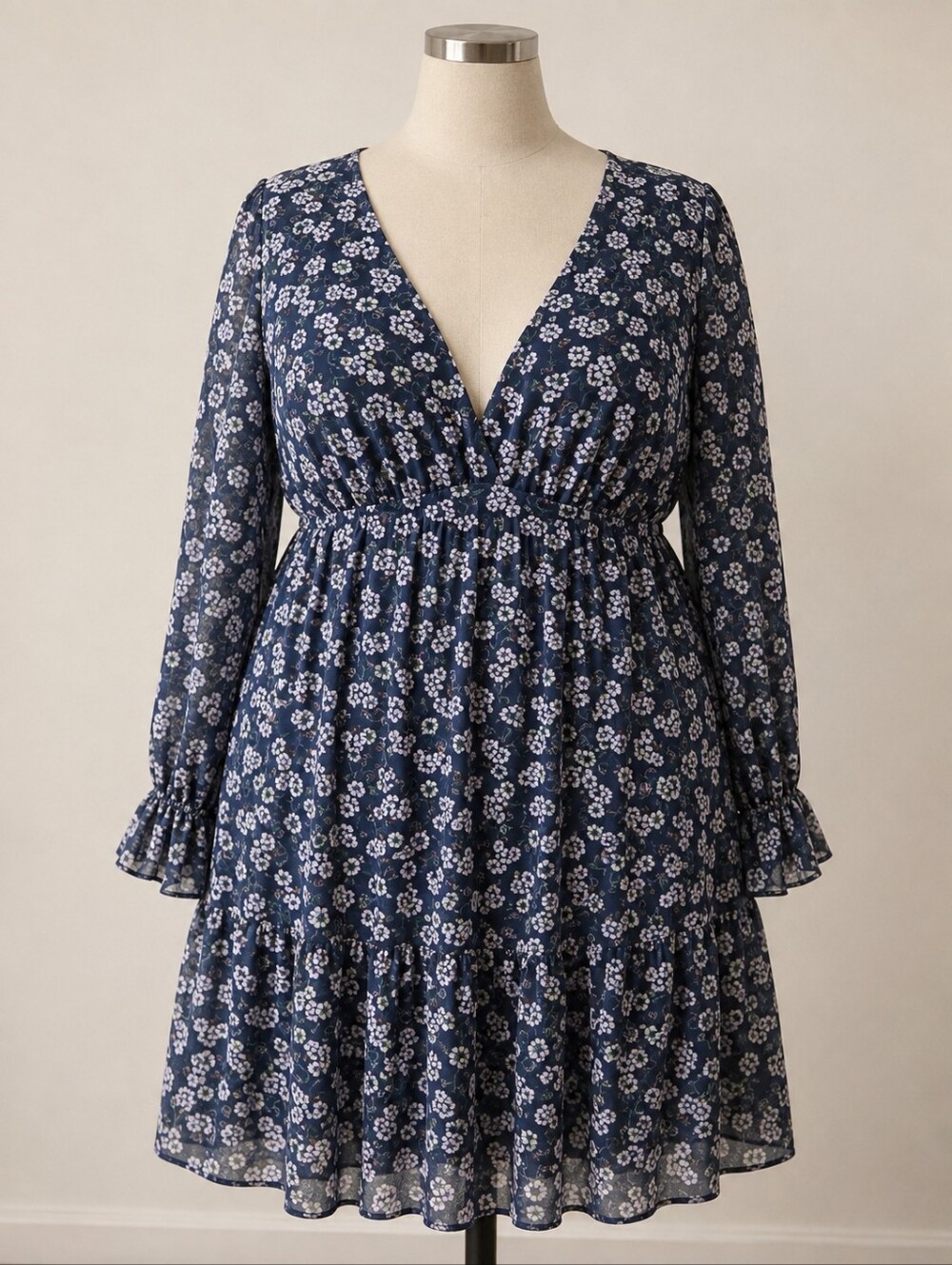 WILD JASMINE 3XL Floral V-Neck Green and NavyTiered Long-Sleeve Dress